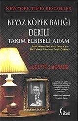 Beyaz Köpek Balığı Derili Takım Elbiseli Adam