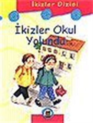 İkizler Okul Yolunda