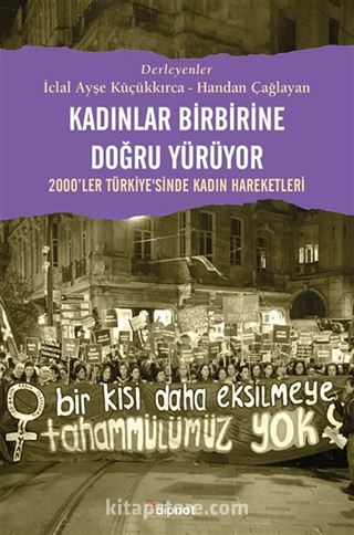 Kadınlar Birbirlerine Doğru Yürüyor